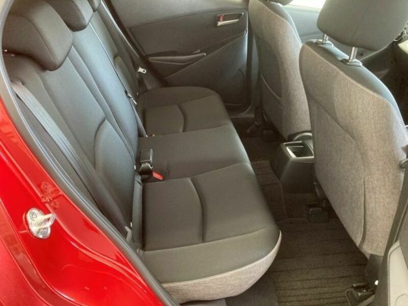 MAZDA2