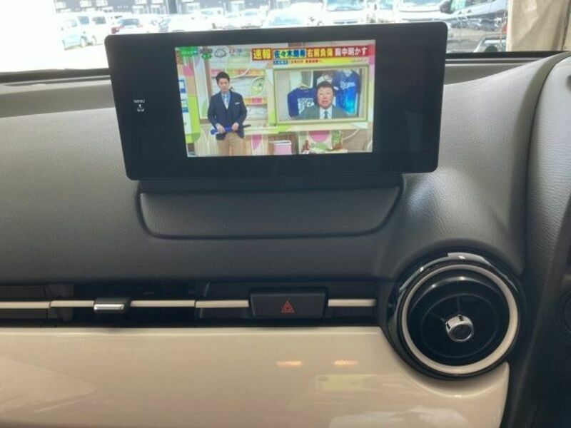 MAZDA2