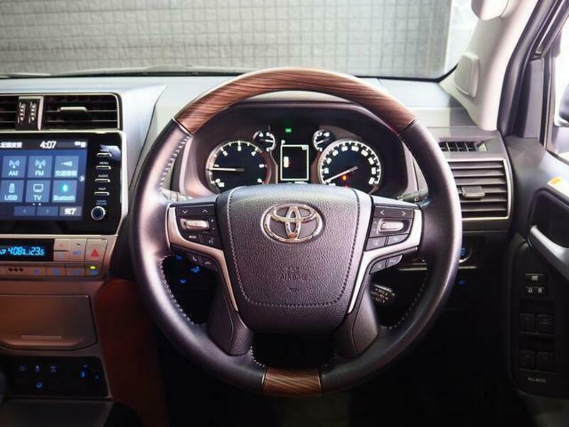 LAND CRUISER PRADO-12