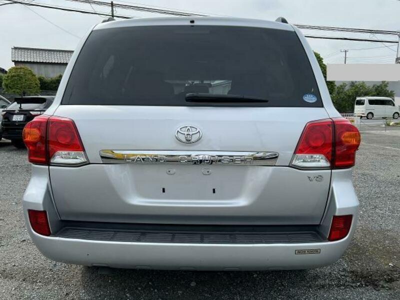 LAND CRUISER