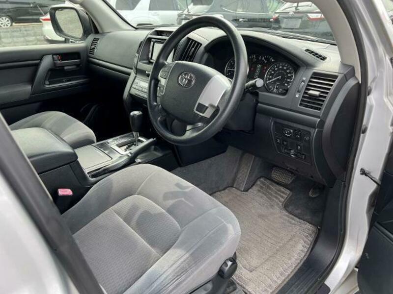 LAND CRUISER