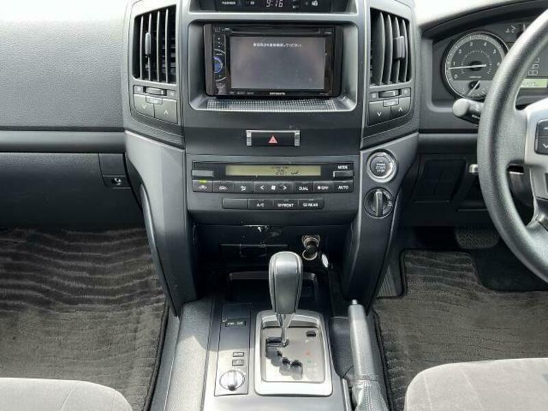 LAND CRUISER