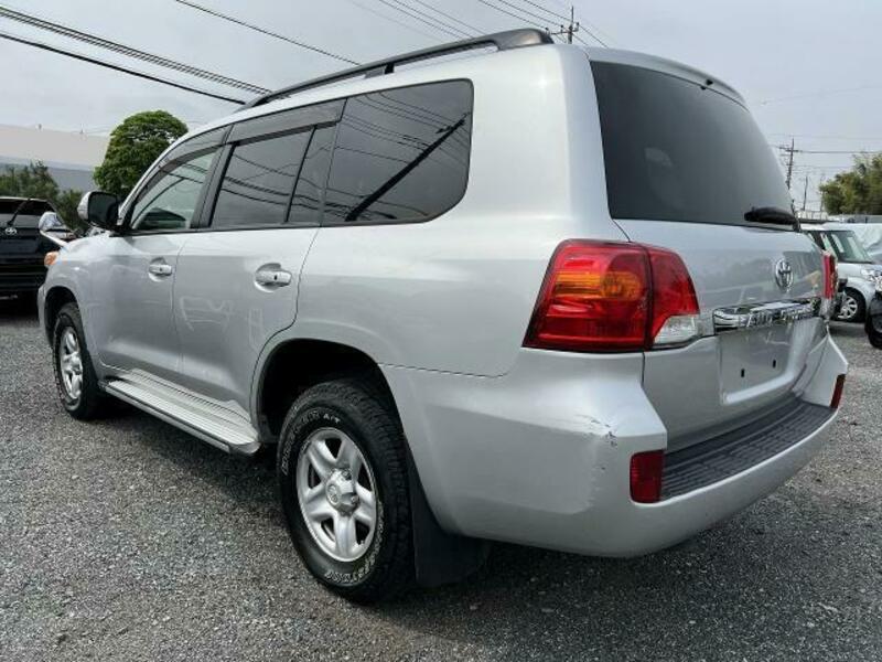 LAND CRUISER