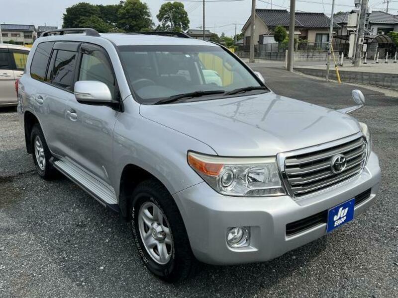LAND CRUISER