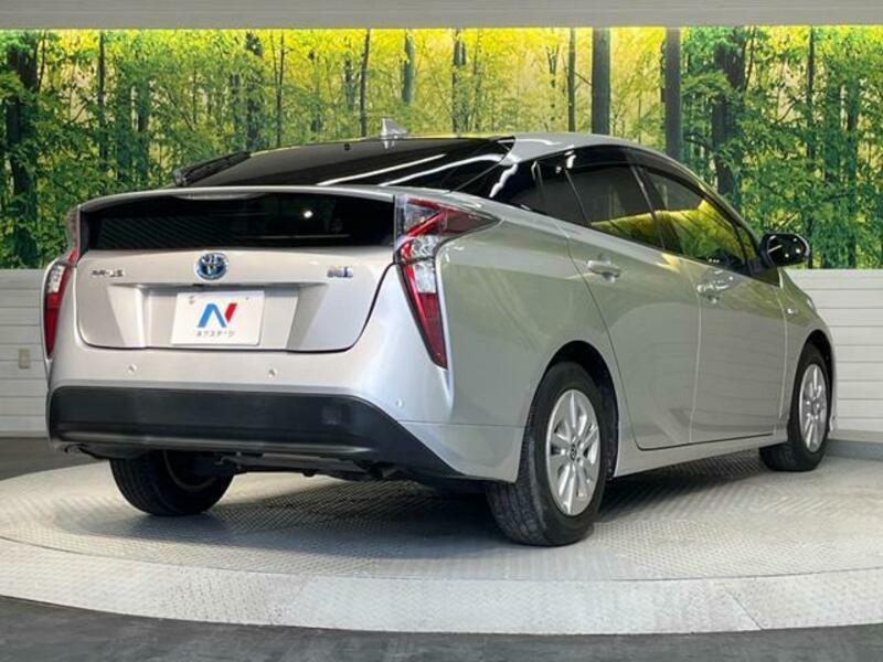 PRIUS-16