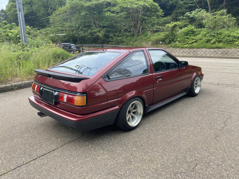 COROLLA LEVIN