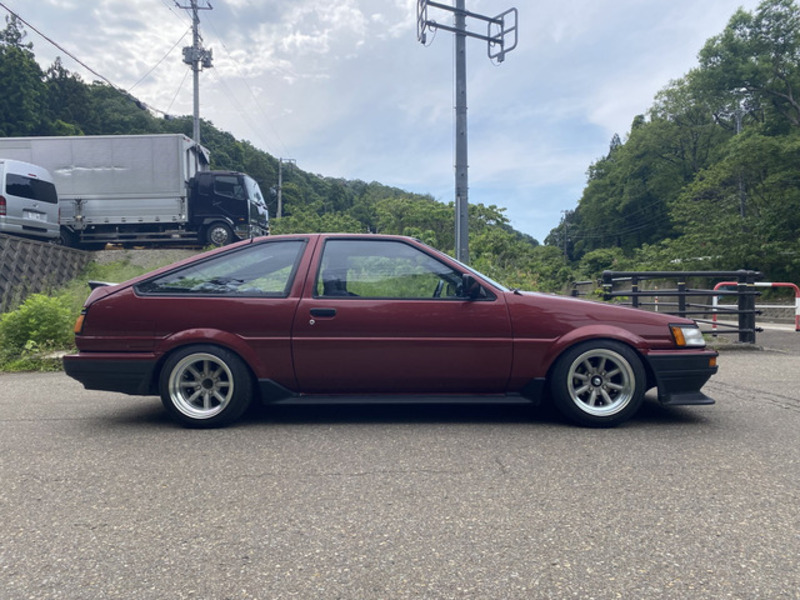COROLLA LEVIN
