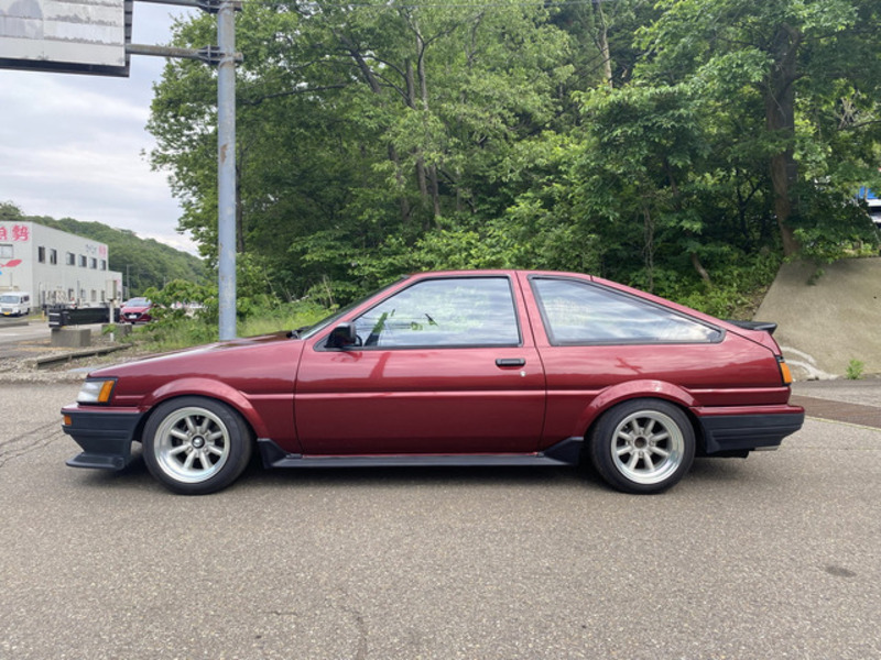 COROLLA LEVIN