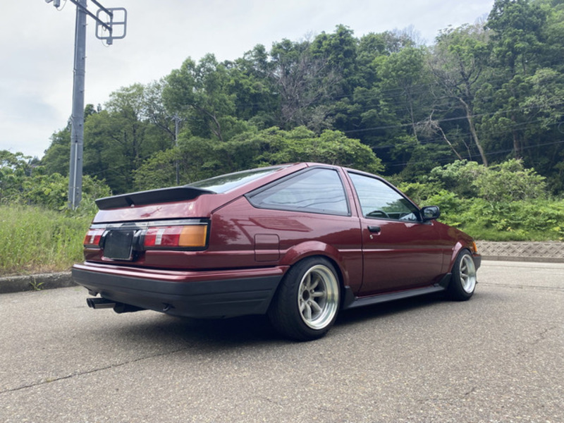 COROLLA LEVIN
