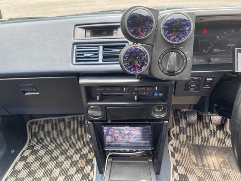 COROLLA LEVIN
