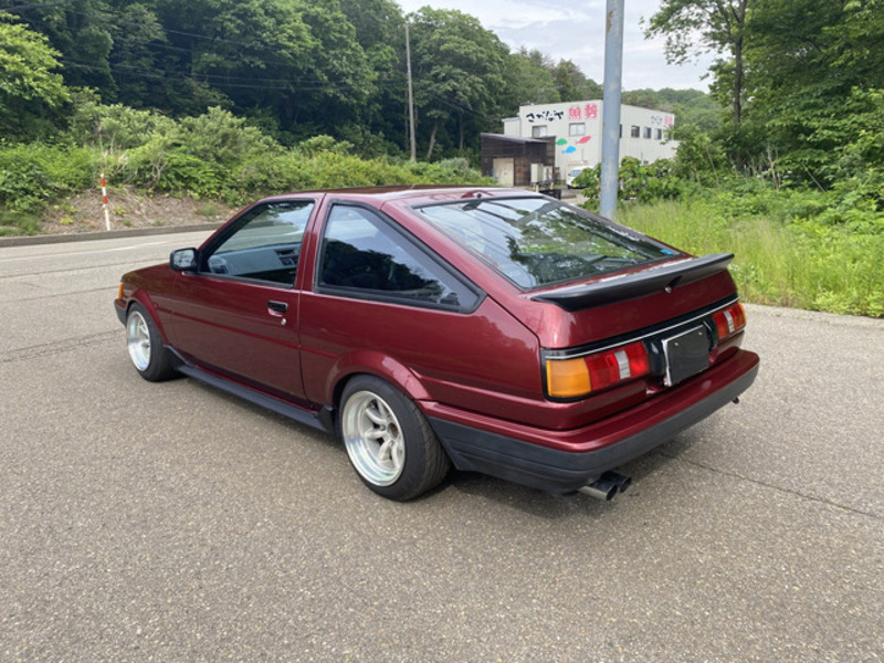 COROLLA LEVIN