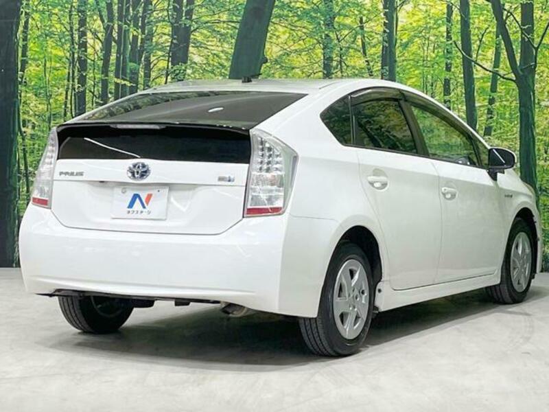 PRIUS-16