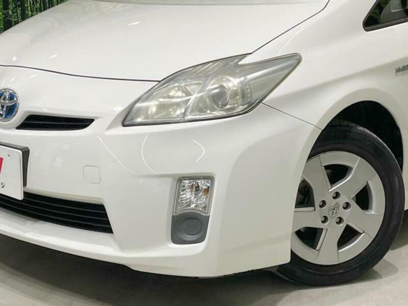 PRIUS-11