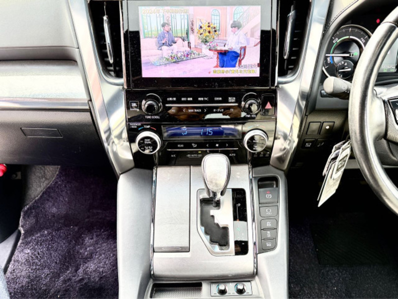 VELLFIRE-15