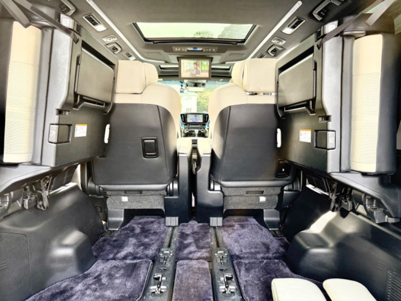 VELLFIRE-11