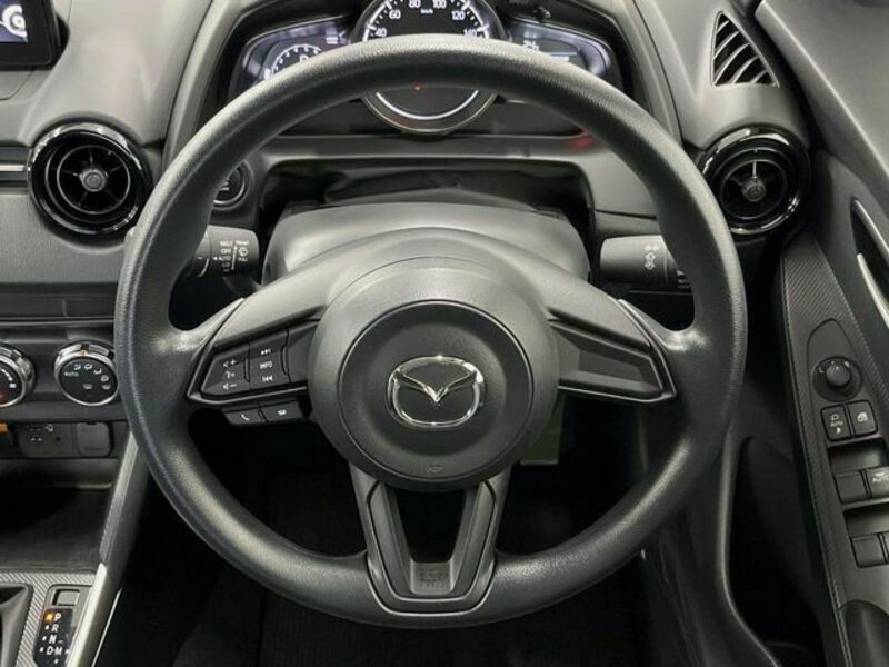 MAZDA2