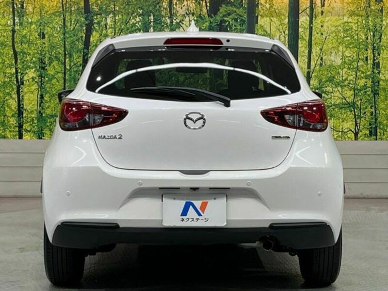 MAZDA2