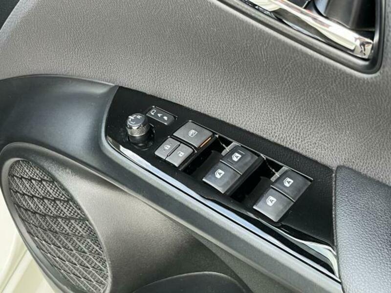 PRIUS-12