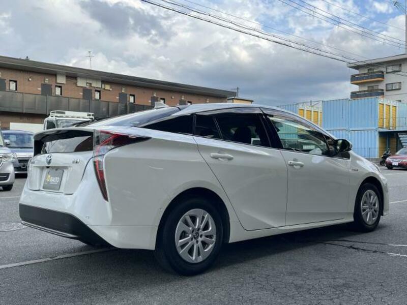 PRIUS-13