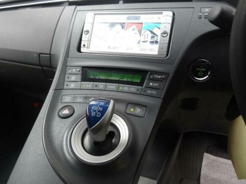 PRIUS-6
