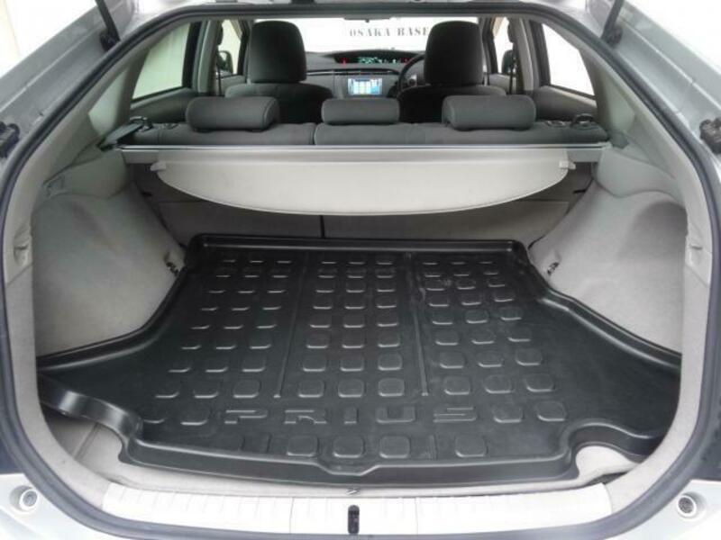 PRIUS-11