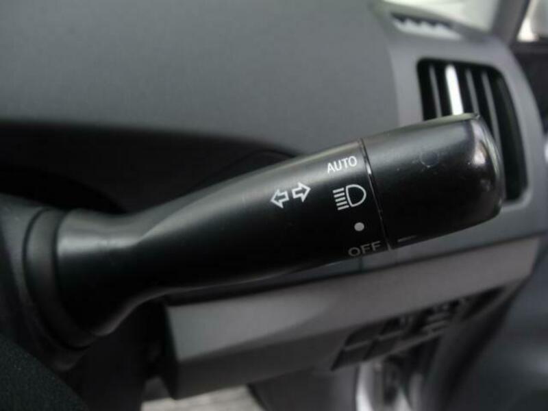 PRIUS-12
