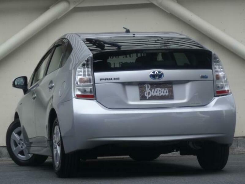 PRIUS-4
