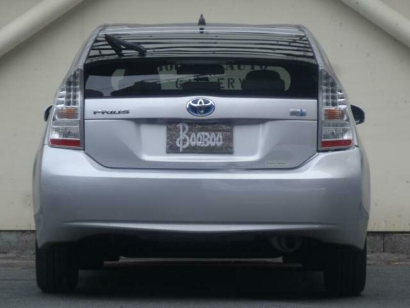PRIUS-10
