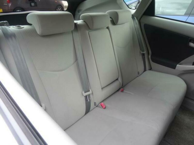 PRIUS-12