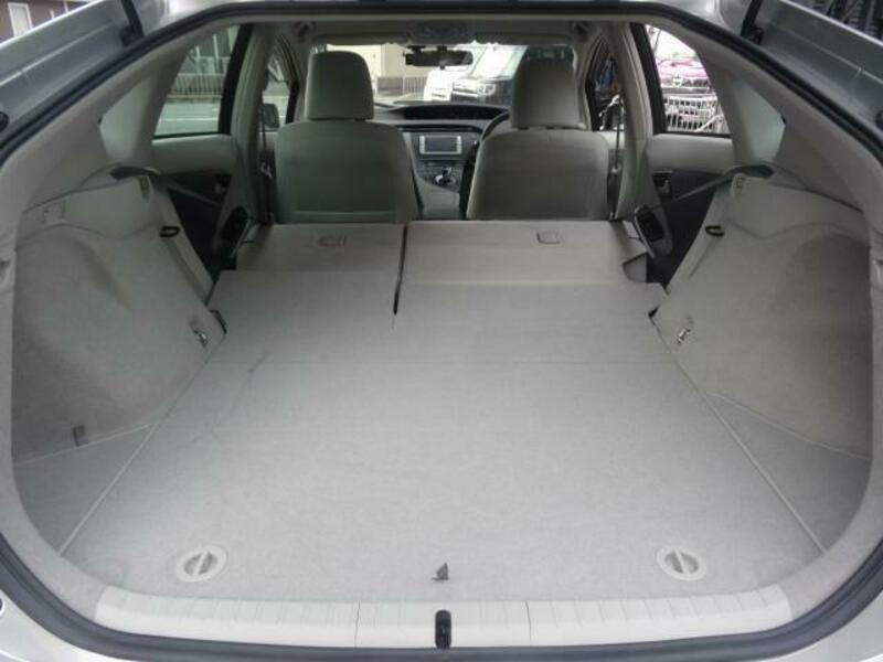PRIUS-13