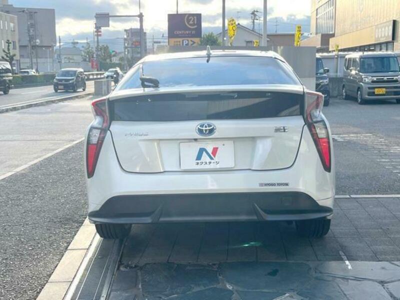 PRIUS-16