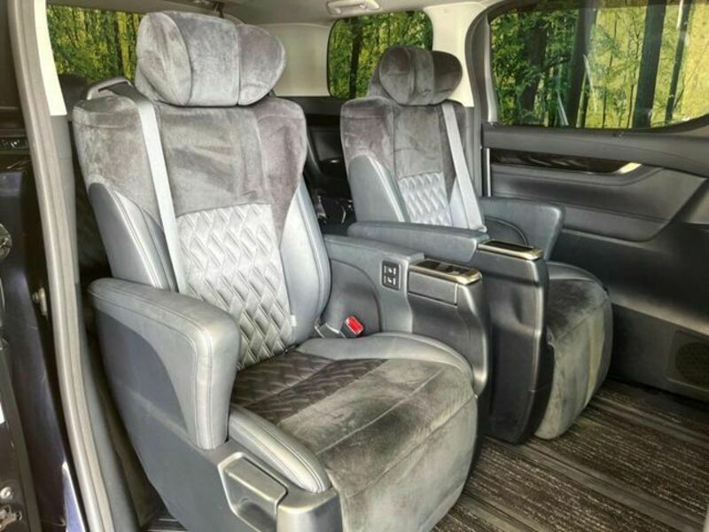 VELLFIRE-9