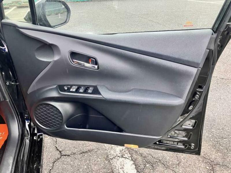 PRIUS-17