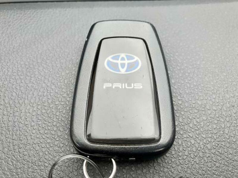 PRIUS-13