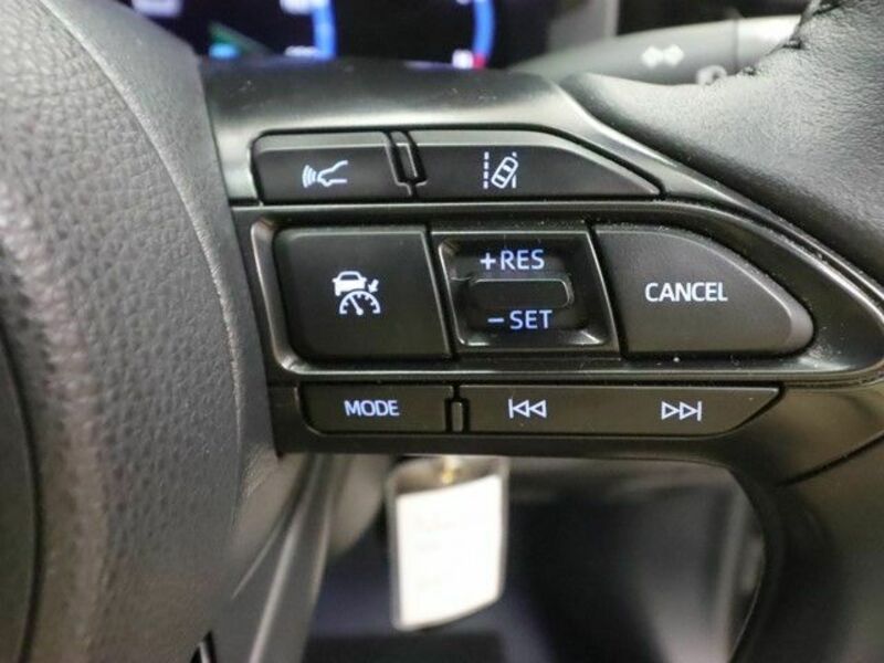 YARIS CROSS