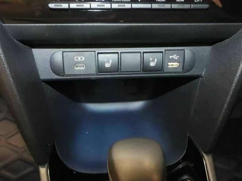 YARIS CROSS