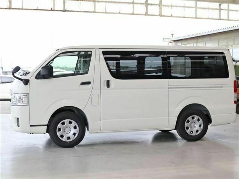 BONGO BRAWNY VAN
