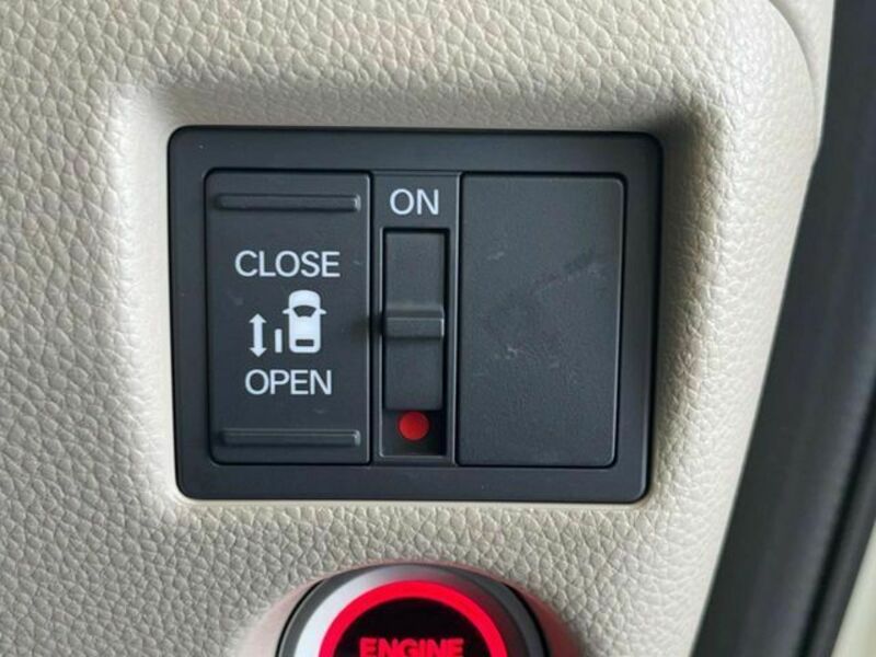 N BOX