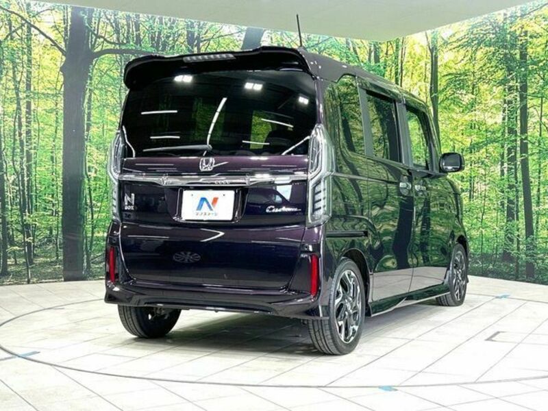 N BOX CUSTOM