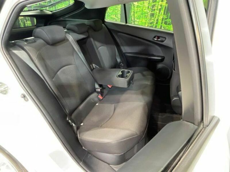 PRIUS-8