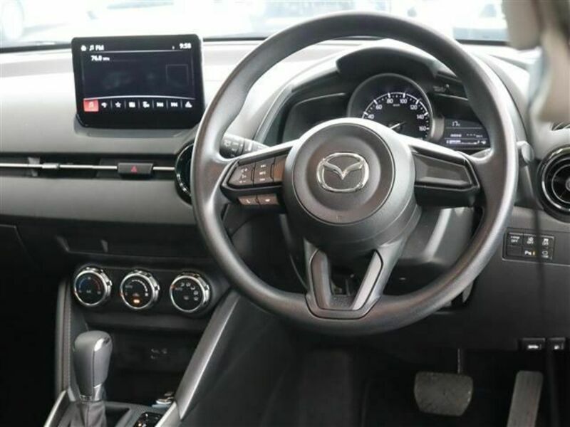 MAZDA2