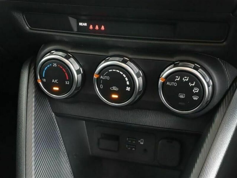 MAZDA2