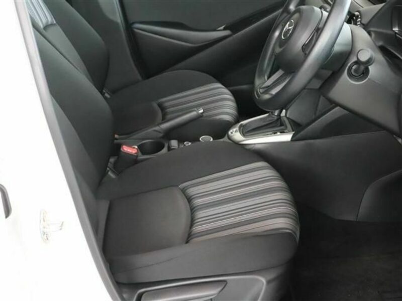 MAZDA2