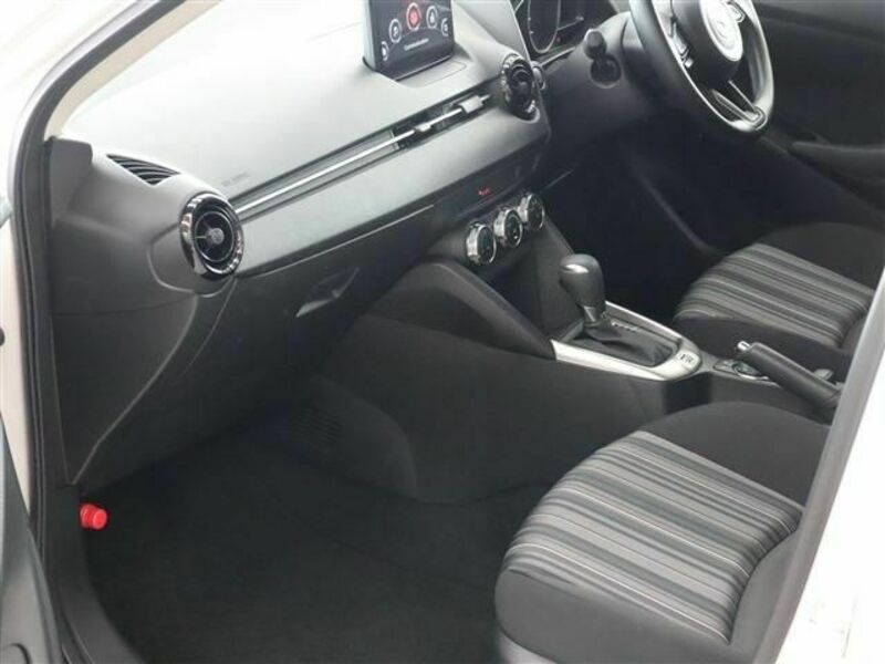 MAZDA2