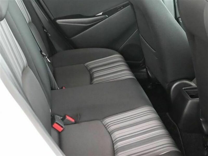 MAZDA2