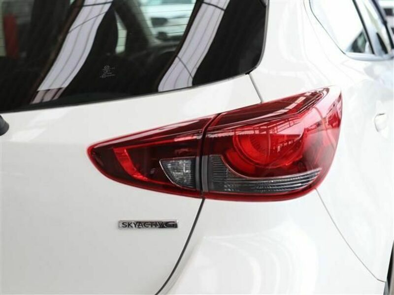 MAZDA2