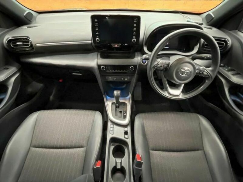 YARIS CROSS