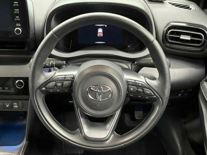 YARIS CROSS