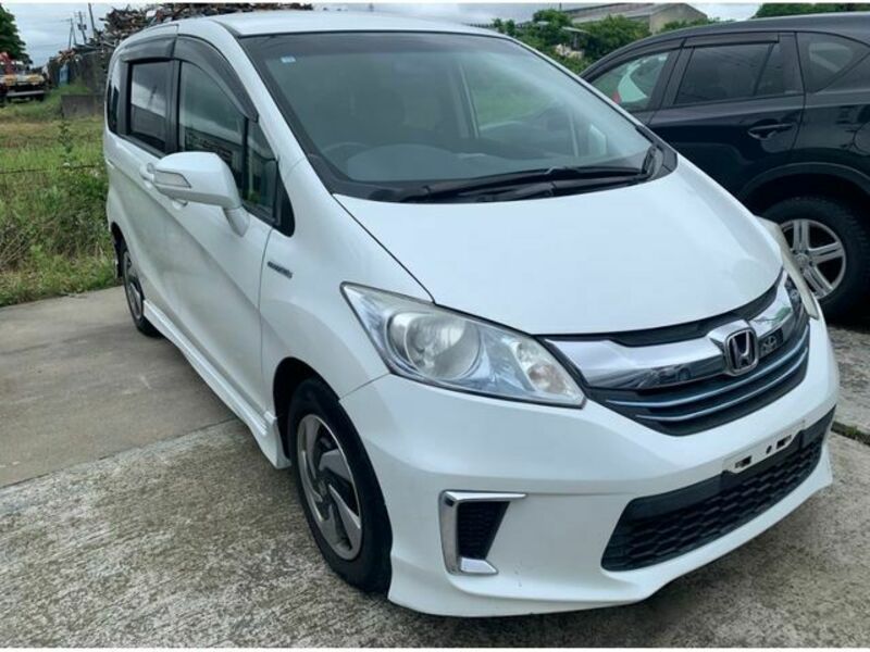 HONDA FREED HYBRID