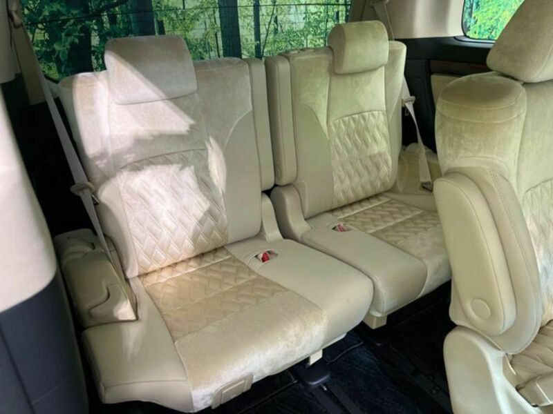 VELLFIRE-9